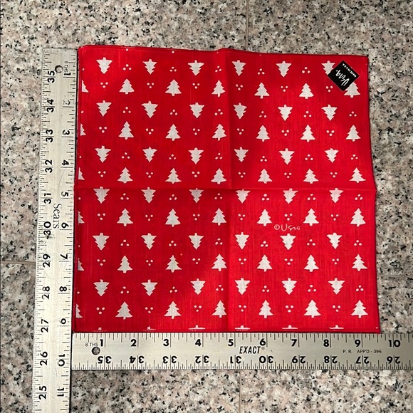 COPY - NWT Vera Red Christmas Tree pattern cloth hors d’oeuvres napkins (Set of… - Picture 2 of 5
